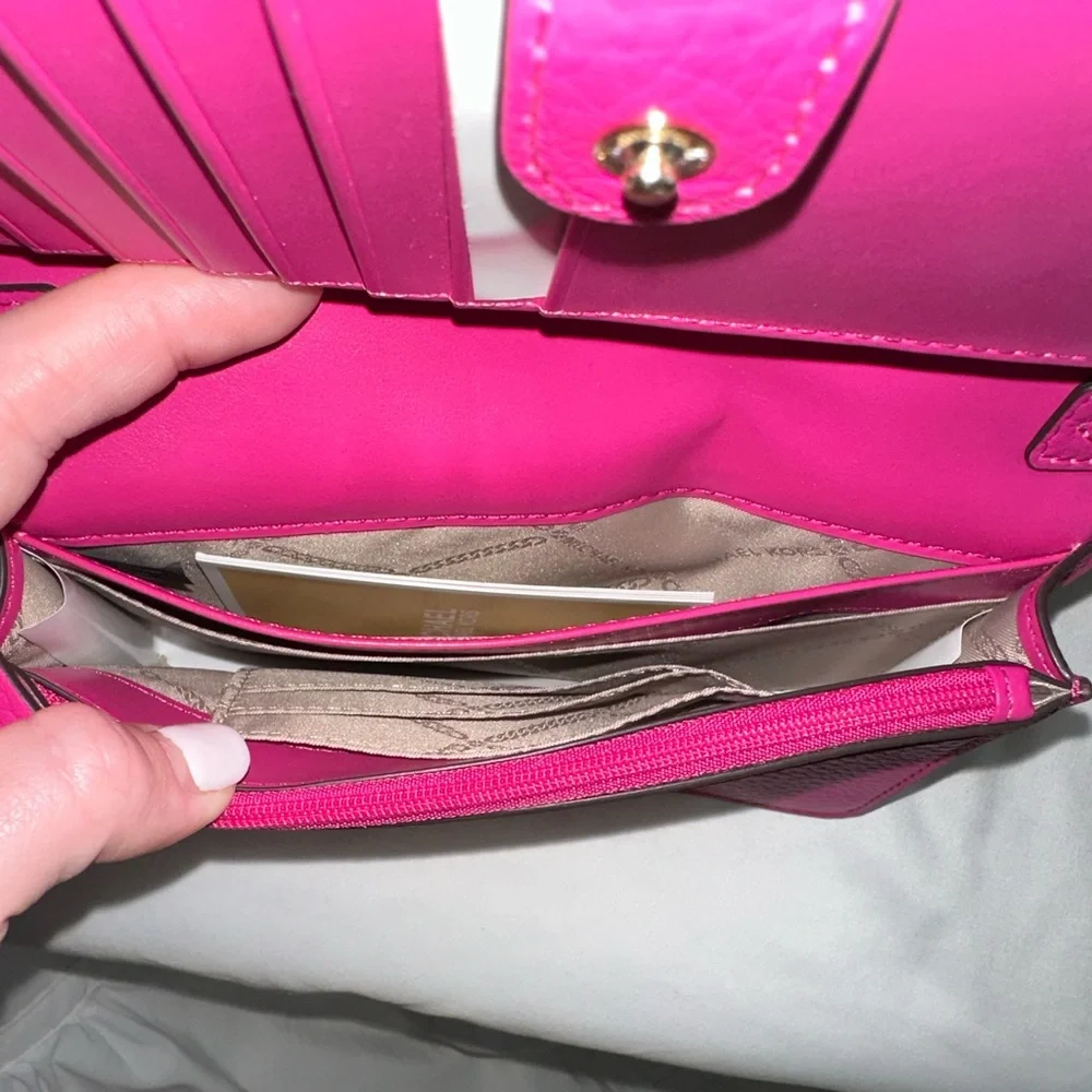 Michael Kors Leather Phone CrossBody - Picture 5 of 13